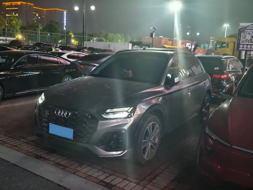 2022 Audi Q5L 2.0T 252HP L4 7DCT,autocango,china used car exporter,china ev exporter,chinese used car exporter,chinese used ev exporter