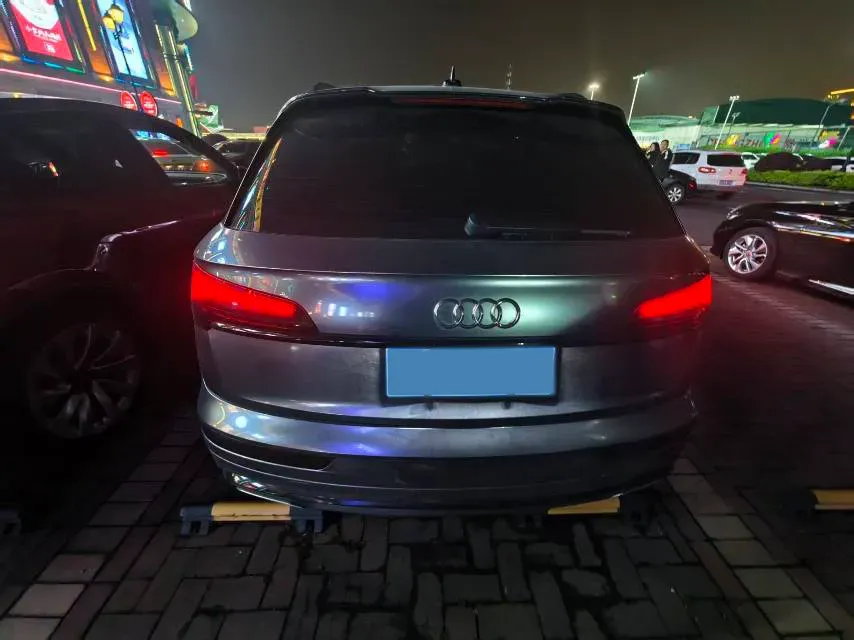 2022 Audi Q5L 2.0T 252HP L4 7DCT,autocango,china used car exporter,china ev exporter,chinese used car exporter,chinese used ev exporter