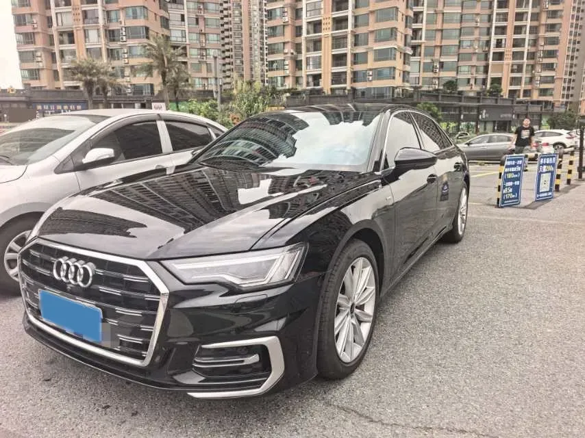 2024 Audi A6L 2.0T 245HP L4 7DCT,autocango,china used car exporter,china ev exporter,chinese used car exporter,chinese used ev exporter