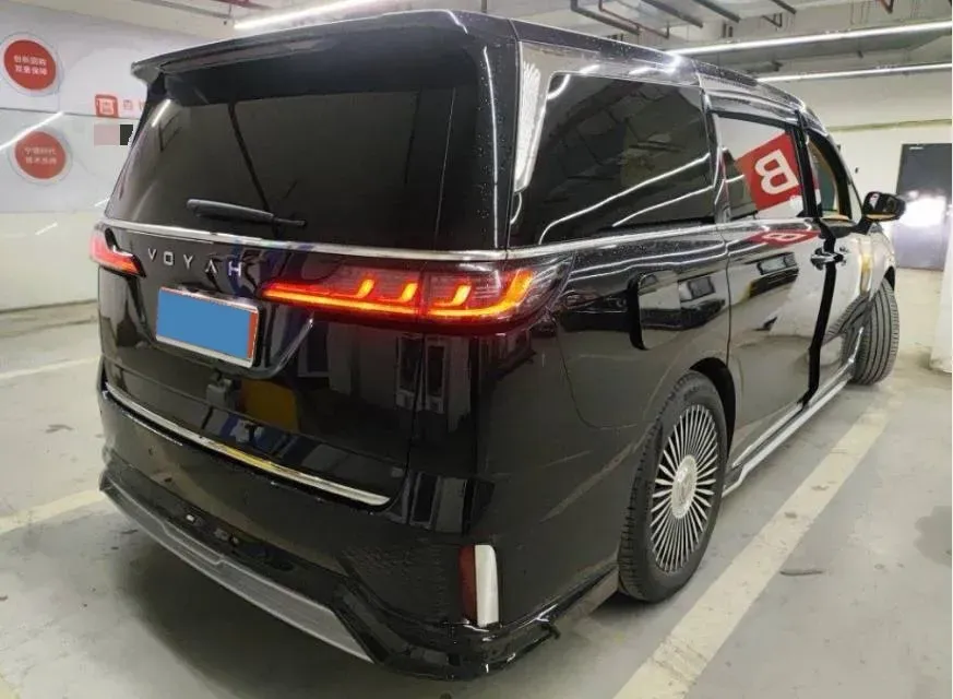 2022 Voyah Dream 1.5T 136HP L4 PHEV 25.57KWH,autocango,china used car exporter,china ev exporter,chinese used car exporter,chinese used ev exporter