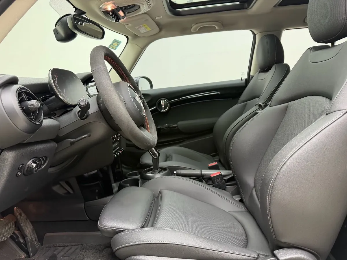 2023 MINI MINI 1.5T 136HP L3 7DCT,autocango,china used car exporter,china ev exporter,chinese used car exporter,chinese used ev exporter