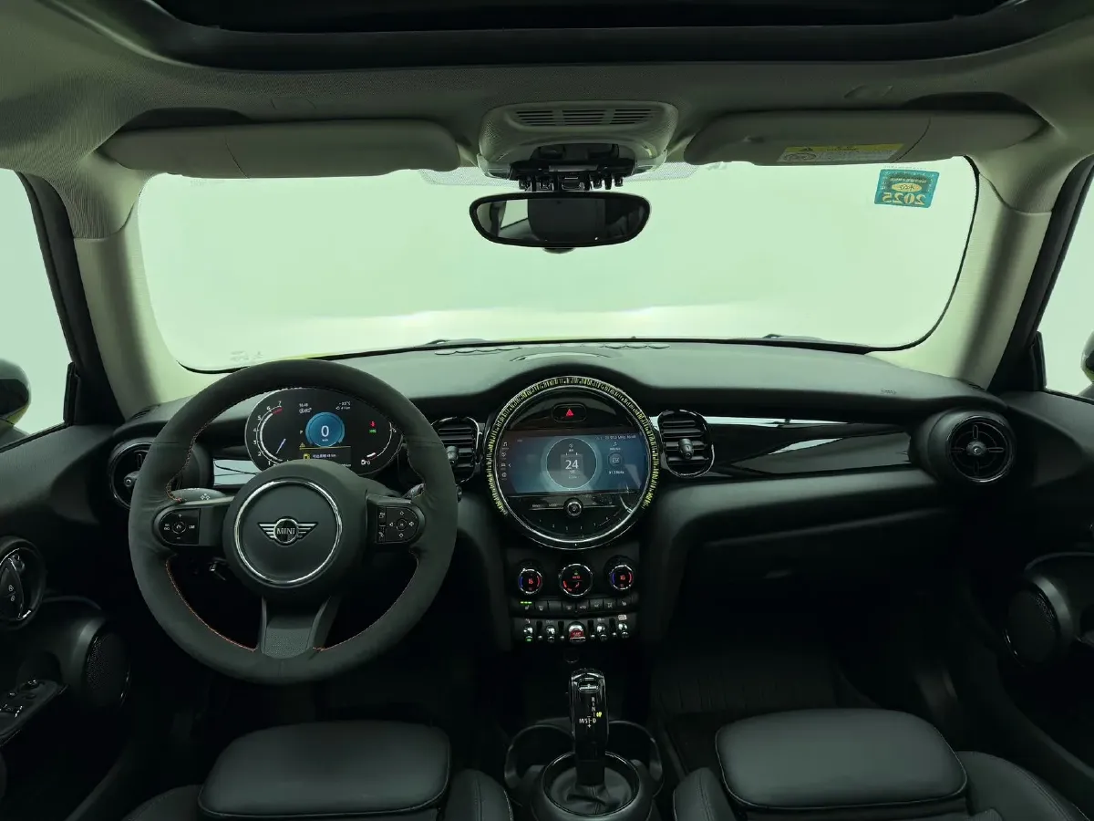 2023 MINI MINI 1.5T 136HP L3 7DCT,autocango,china used car exporter,china ev exporter,chinese used car exporter,chinese used ev exporter