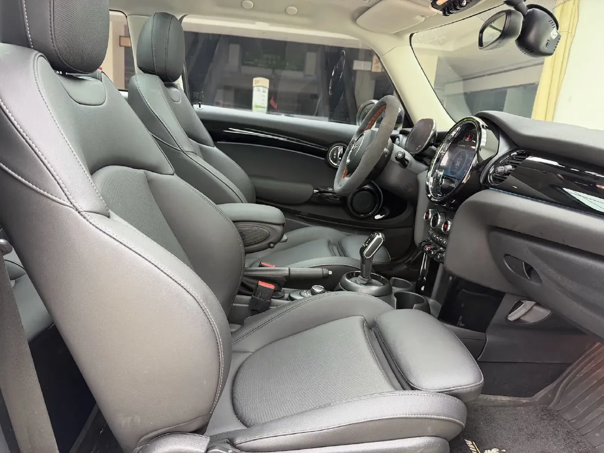 2023 MINI MINI 1.5T 136HP L3 7DCT,autocango,china used car exporter,china ev exporter,chinese used car exporter,chinese used ev exporter