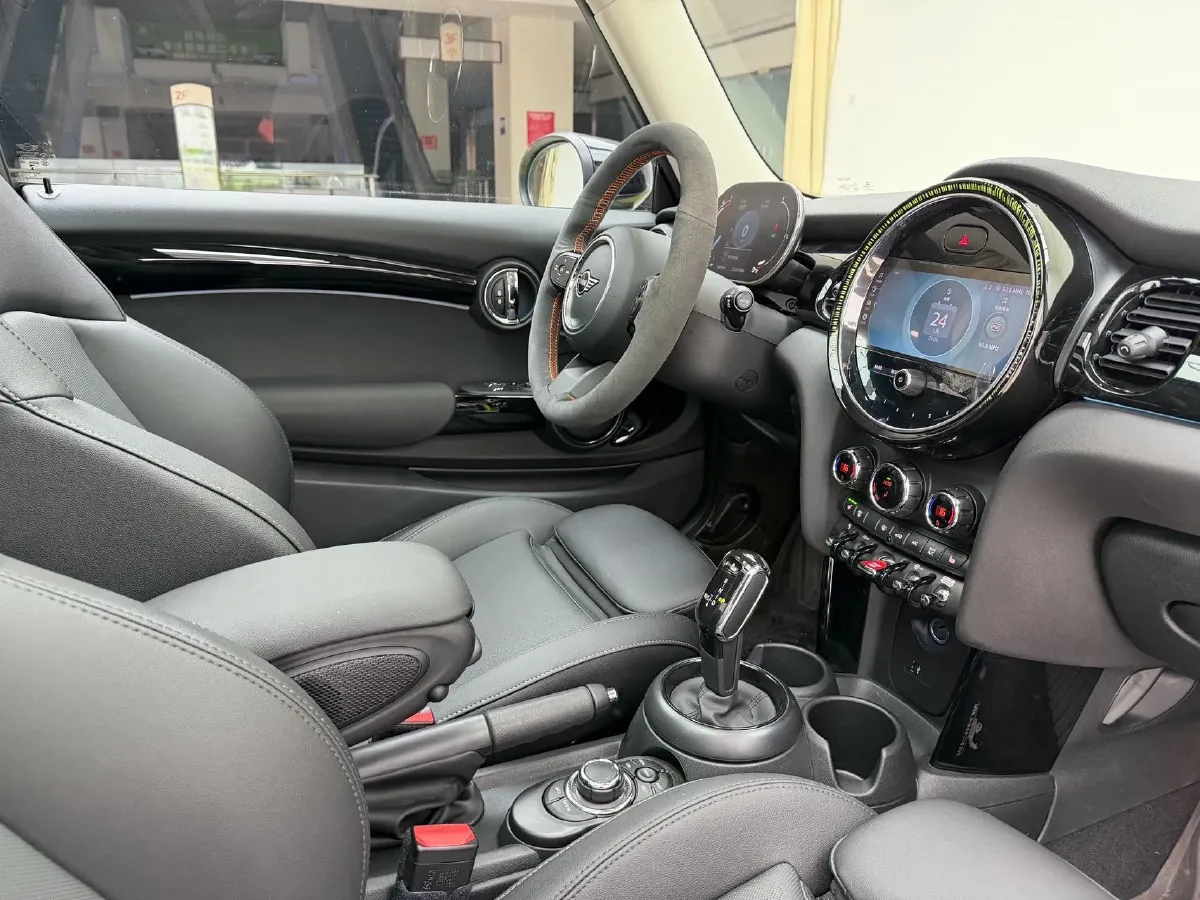 2023 MINI MINI 1.5T 136HP L3 7DCT,autocango,china used car exporter,china ev exporter,chinese used car exporter,chinese used ev exporter