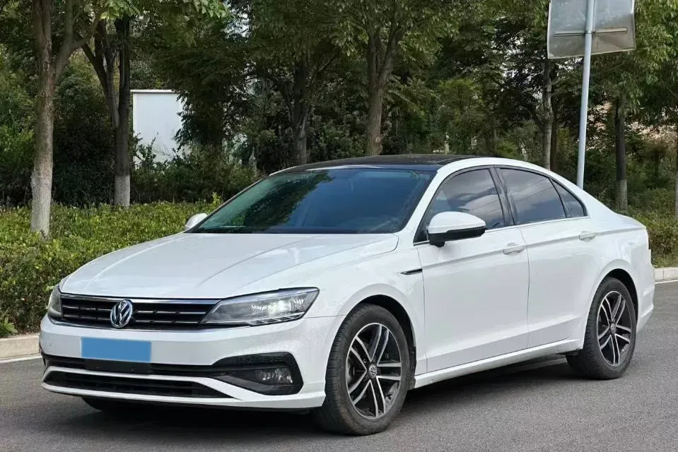 2021 Volkswagen T-Roc 1.4T 150HP L4 7DCT,autocango,china used car exporter,china ev exporter,chinese used car exporter,chinese used ev exporter