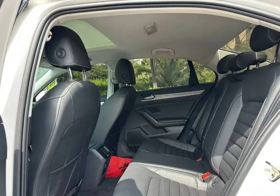 2021 Volkswagen T-Roc 1.4T 150HP L4 7DCT,autocango,china used car exporter,china ev exporter,chinese used car exporter,chinese used ev exporter