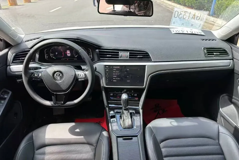 2021 Volkswagen T-Roc 1.4T 150HP L4 7DCT,autocango,china used car exporter,china ev exporter,chinese used car exporter,chinese used ev exporter