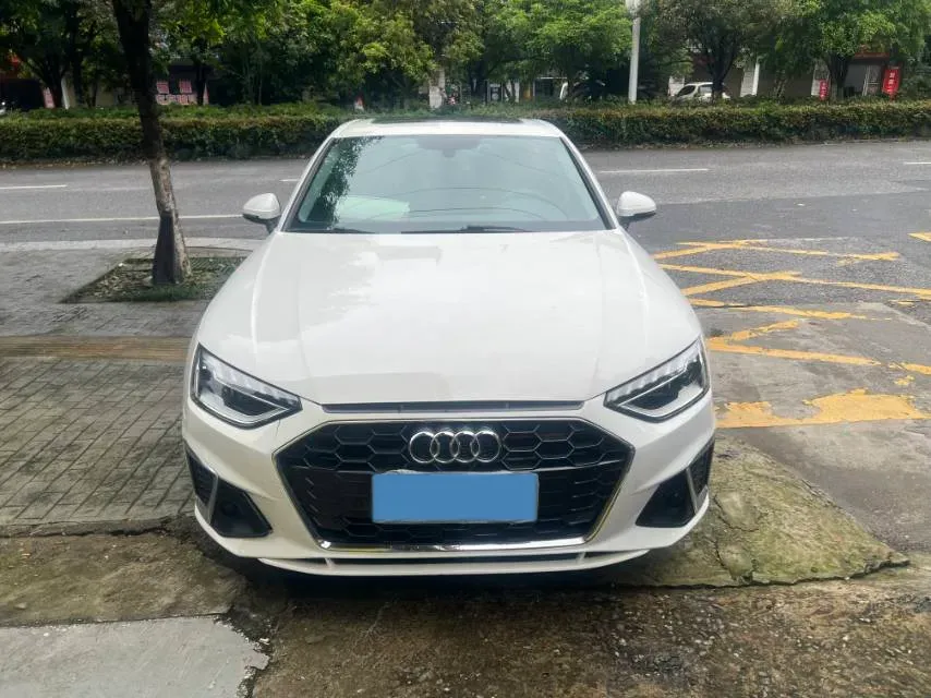 2020 Audi A4L 2.0T 190HP L4 7DCT,autocango,china used car exporter,china ev exporter,chinese used car exporter,chinese used ev exporter