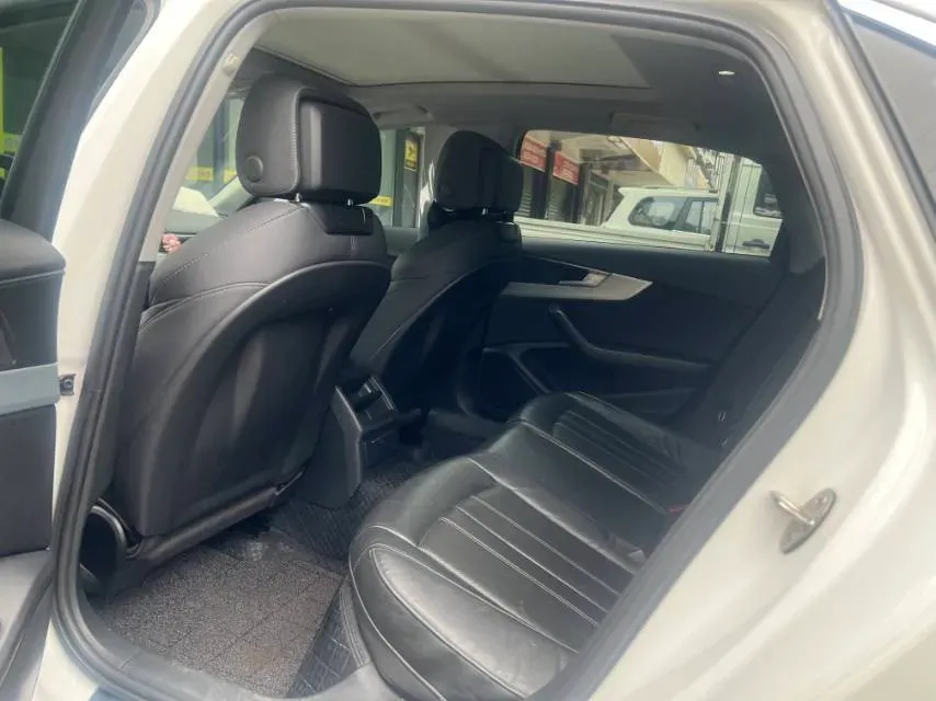 2020 Audi A4L 2.0T 190HP L4 7DCT,autocango,china used car exporter,china ev exporter,chinese used car exporter,chinese used ev exporter