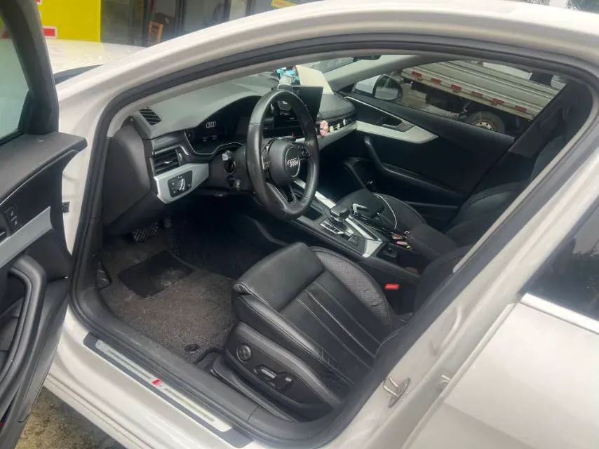 2020 Audi A4L 2.0T 190HP L4 7DCT,autocango,china used car exporter,china ev exporter,chinese used car exporter,chinese used ev exporter