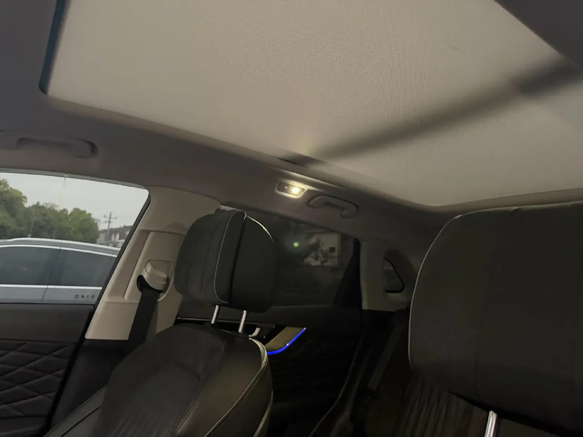 2022 HongQi HS5 2.0T 224HP L4 6AT,autocango,china used car exporter,china ev exporter,chinese used car exporter,chinese used ev exporter