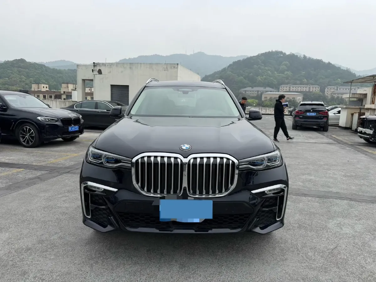 2021 BMW X7 3.0T 340HP L6 8AT,autocango,china used car exporter,china ev exporter,chinese used car exporter,chinese used ev exporter
