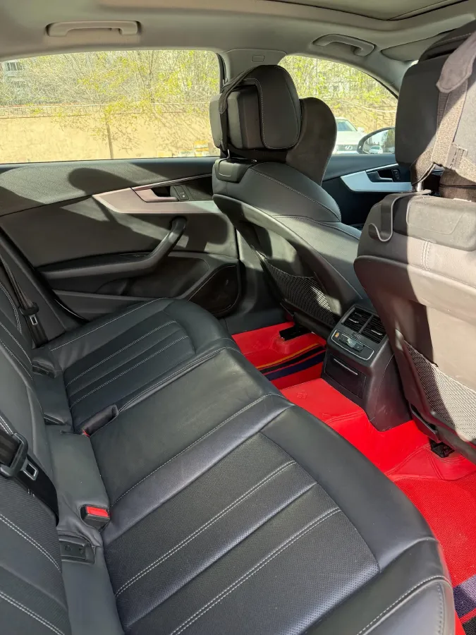 2020 Audi A4L 2.0T 190HP L4 7DCT,autocango,china used car exporter,china ev exporter,chinese used car exporter,chinese used ev exporter