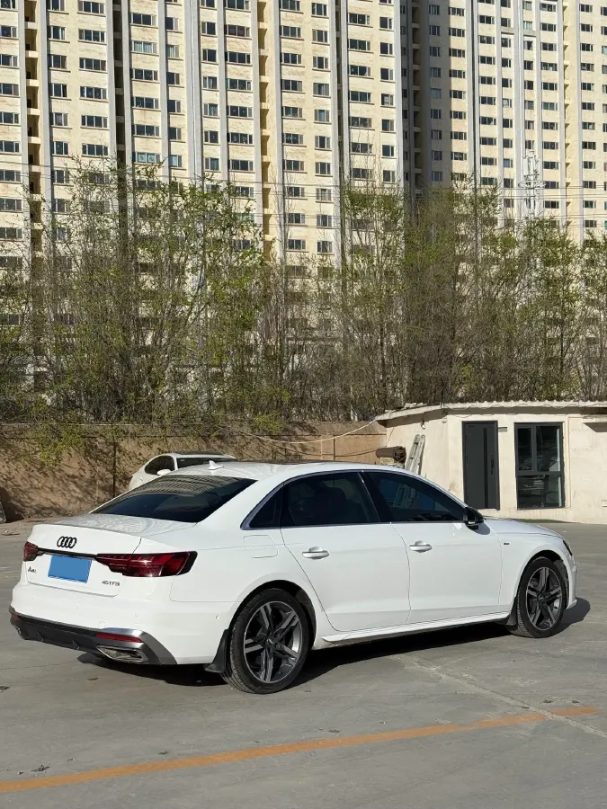 2020 Audi A4L 2.0T 190HP L4 7DCT,autocango,china used car exporter,china ev exporter,chinese used car exporter,chinese used ev exporter