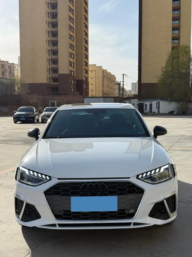 2020 Audi A4L 2.0T 190HP L4 7DCT,autocango,china used car exporter,china ev exporter,chinese used car exporter,chinese used ev exporter