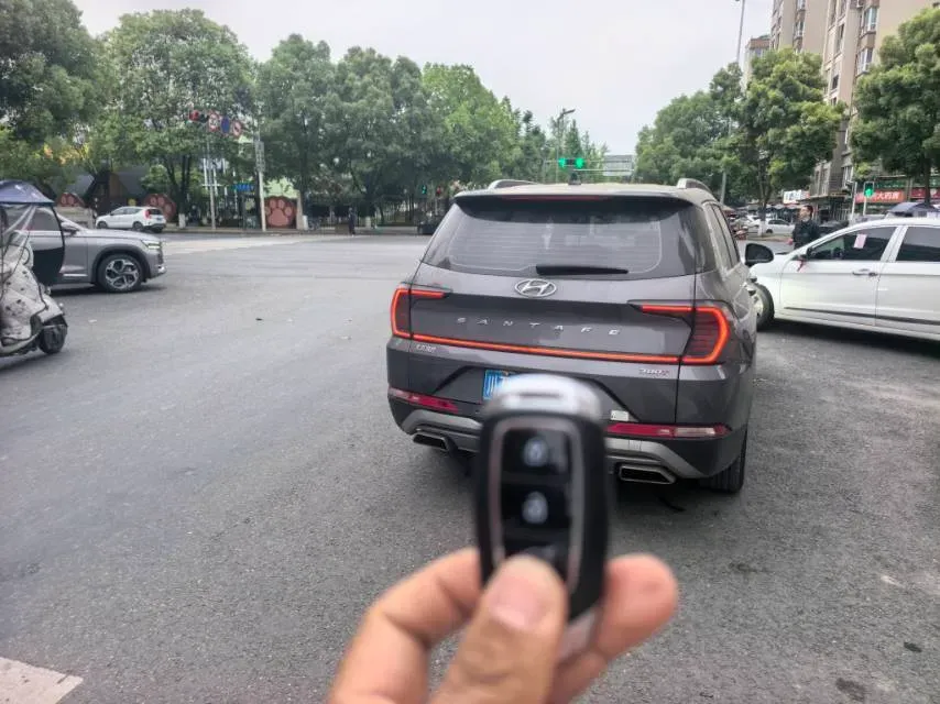 2023 Hyundai Santafe 2.0T 230HP L4 8AT,autocango,china used car exporter,china ev exporter,chinese used car exporter,chinese used ev exporter