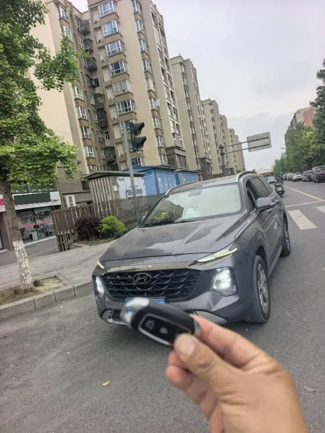 2023 Hyundai Santafe 2.0T 230HP L4 8AT,autocango,china used car exporter,china ev exporter,chinese used car exporter,chinese used ev exporter