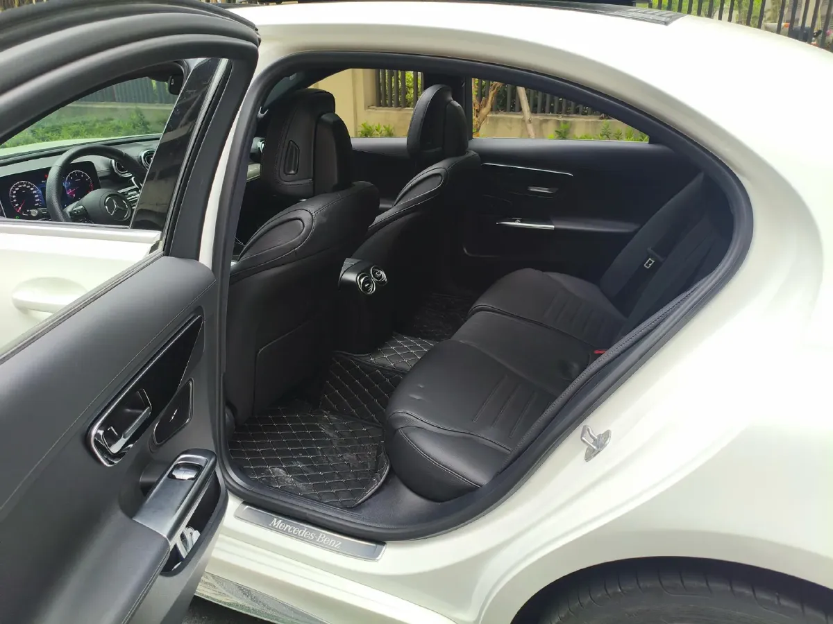 2024 Mercedes-Benz C Class 1.5T 204HP L4 9AT,autocango,china used car exporter,china ev exporter,chinese used car exporter,chinese used ev exporter