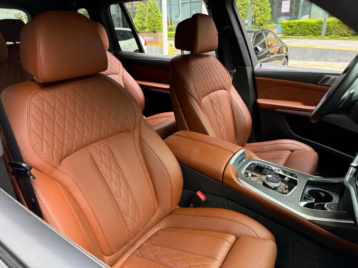 2023 BMW X7 3.0T 381HP L6 8AT,autocango,china used car exporter,china ev exporter,chinese used car exporter,chinese used ev exporter