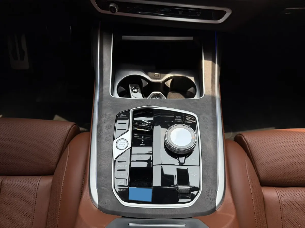 2023 BMW X7 3.0T 381HP L6 8AT,autocango,china used car exporter,china ev exporter,chinese used car exporter,chinese used ev exporter