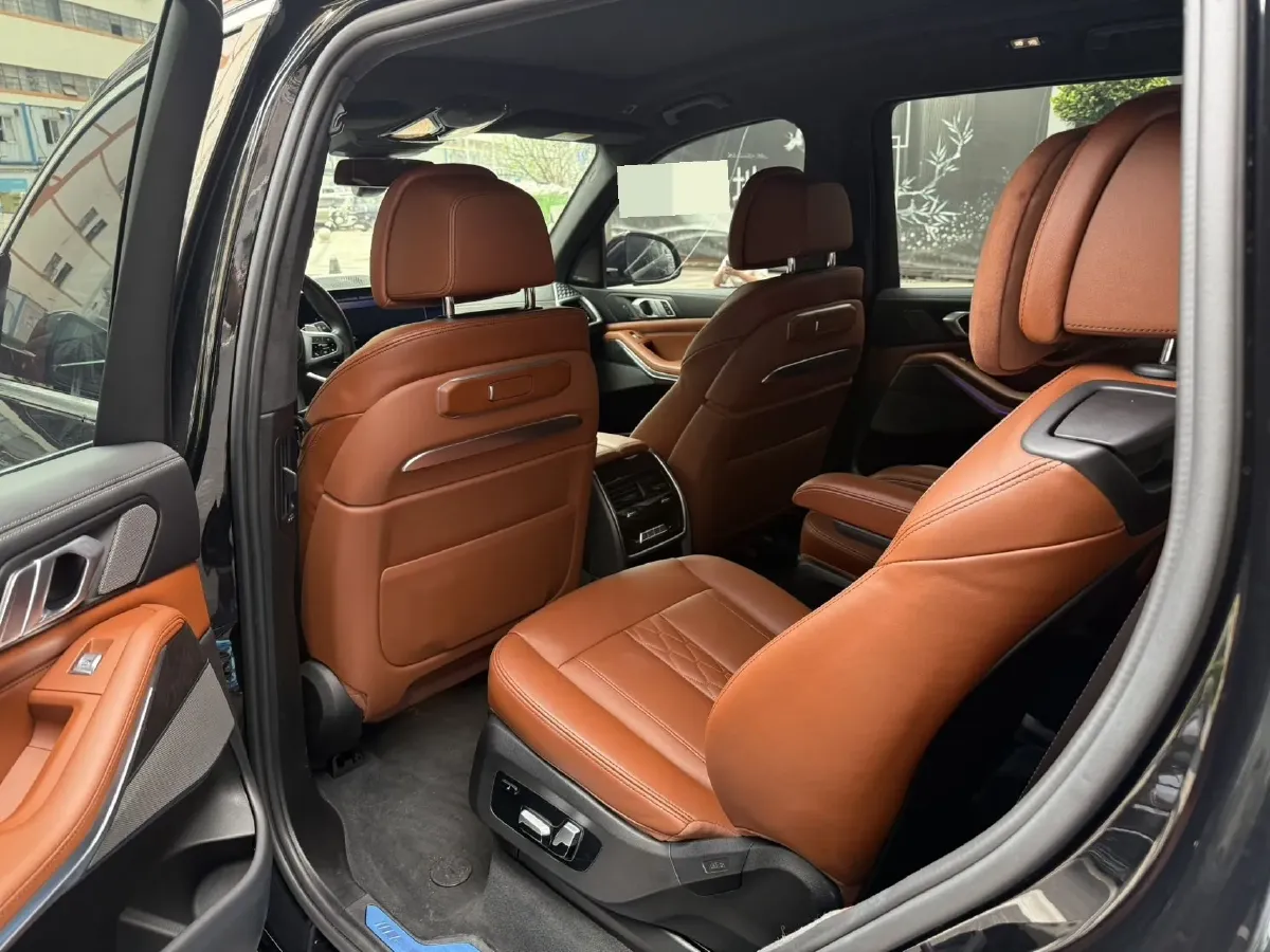 2023 BMW X7 3.0T 381HP L6 8AT,autocango,china used car exporter,china ev exporter,chinese used car exporter,chinese used ev exporter
