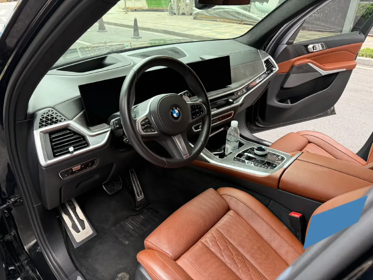 2023 BMW X7 3.0T 381HP L6 8AT,autocango,china used car exporter,china ev exporter,chinese used car exporter,chinese used ev exporter