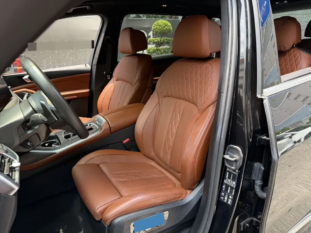 2023 BMW X7 3.0T 381HP L6 8AT,autocango,china used car exporter,china ev exporter,chinese used car exporter,chinese used ev exporter