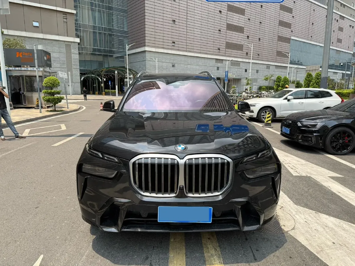 2023 BMW X7 3.0T 381HP L6 8AT,autocango,china used car exporter,china ev exporter,chinese used car exporter,chinese used ev exporter