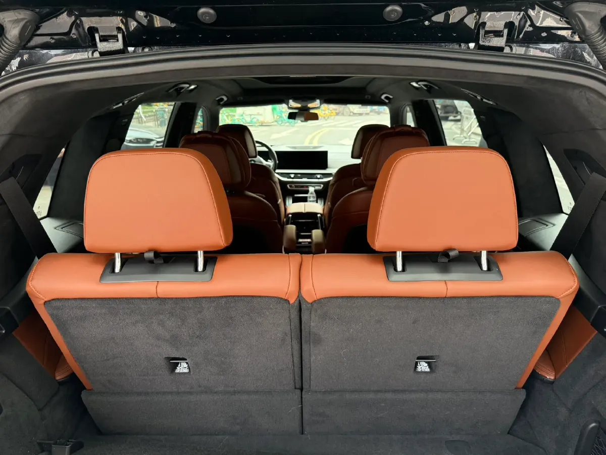 2023 BMW X7 3.0T 381HP L6 8AT,autocango,china used car exporter,china ev exporter,chinese used car exporter,chinese used ev exporter