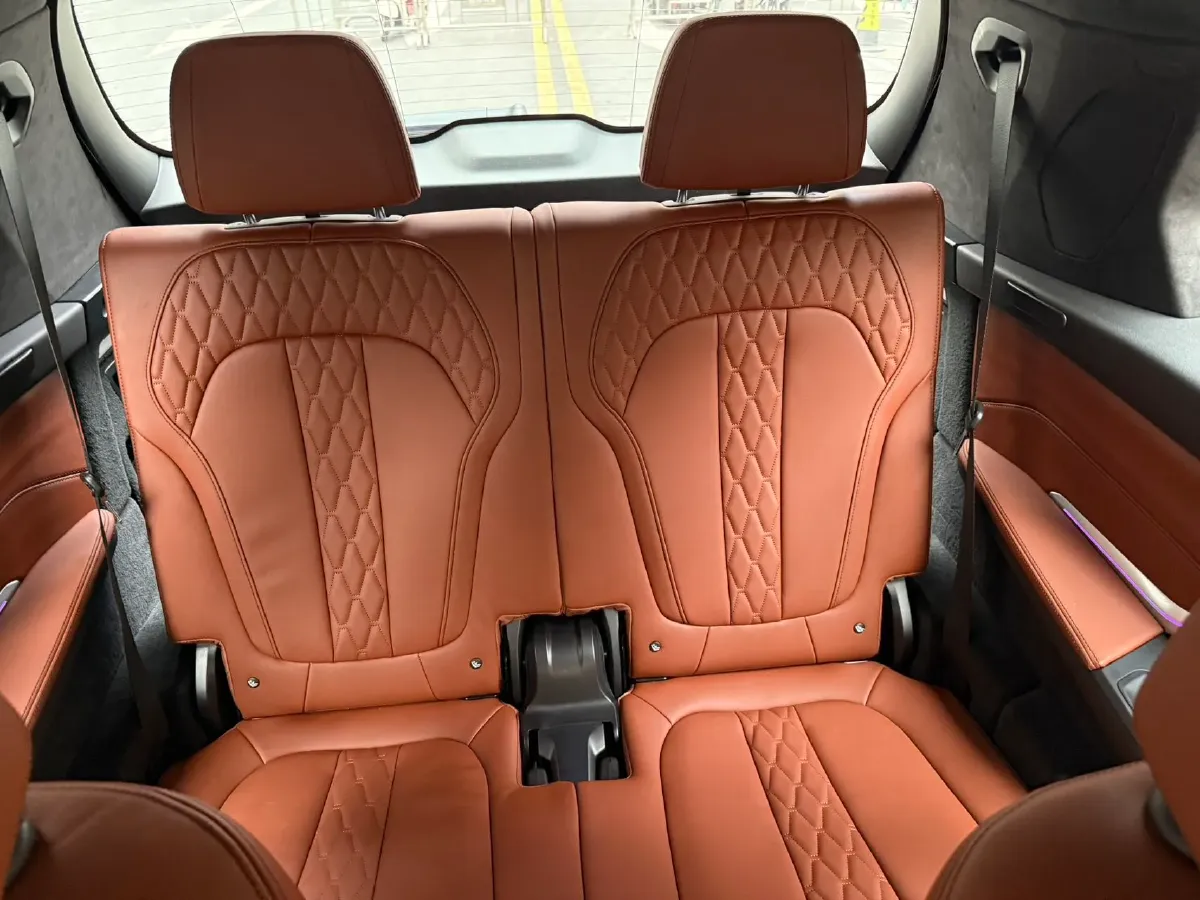 2023 BMW X7 3.0T 381HP L6 8AT,autocango,china used car exporter,china ev exporter,chinese used car exporter,chinese used ev exporter