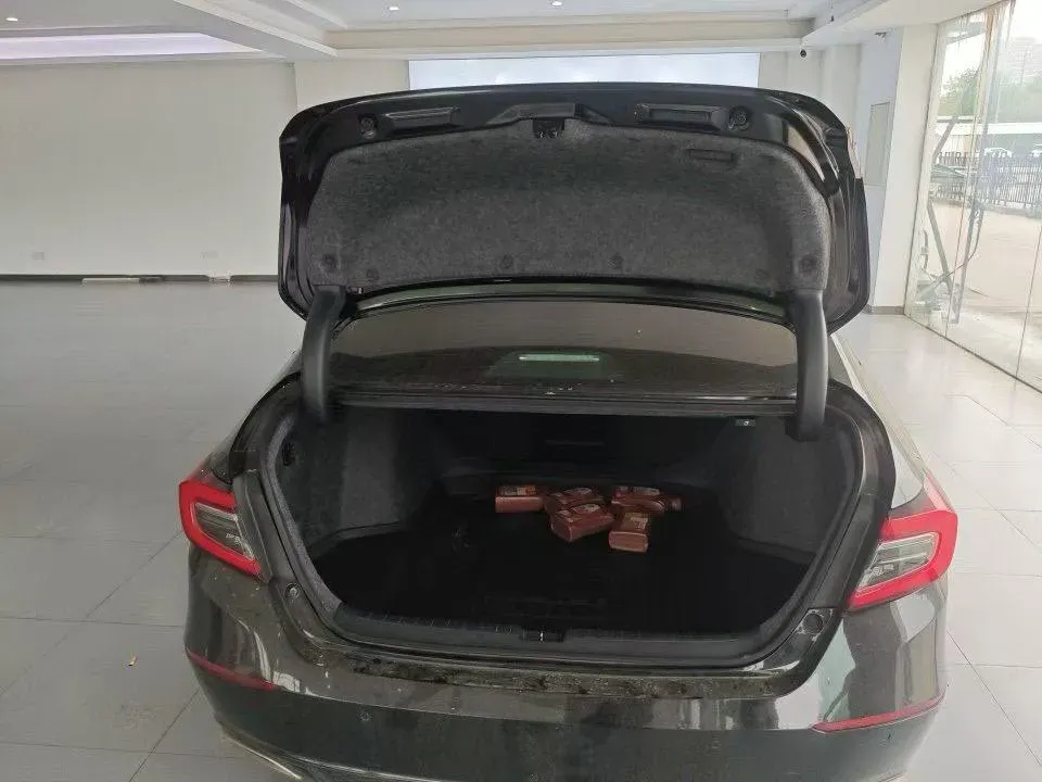 2022 Honda Accord 1.5T 194HP L4 CVT,autocango,china used car exporter,china ev exporter,chinese used car exporter,chinese used ev exporter