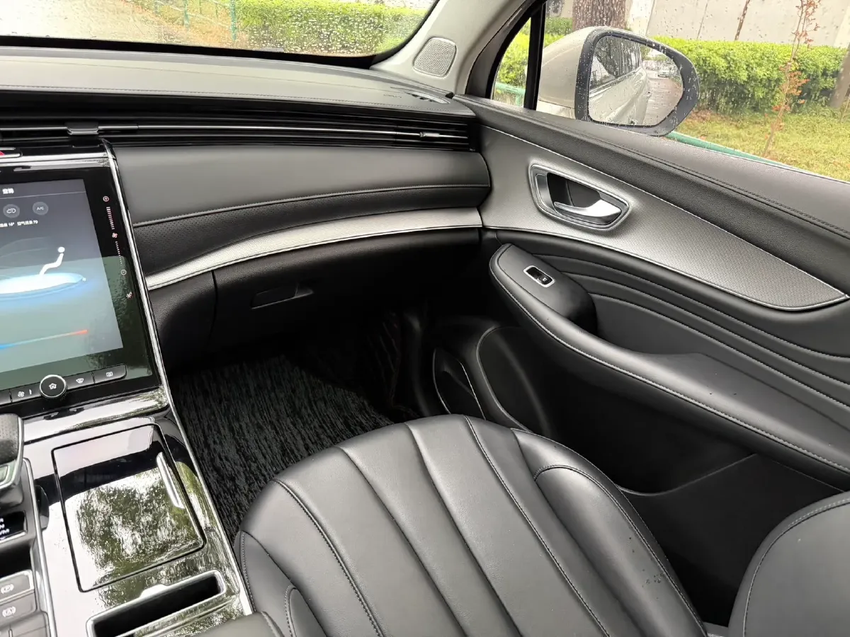 2019 Roewe RX5 MAX 1.5T 173HP L4 6AT,autocango,china used car exporter,china ev exporter,chinese used car exporter,chinese used ev exporter