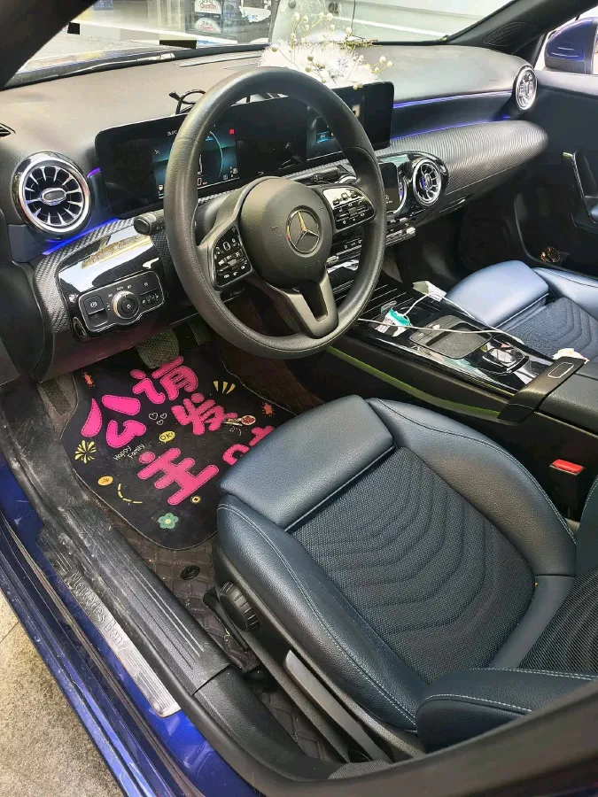 2020 Mercedes-Benz A Class 1.3T 136HP L4 7DCT,autocango,china used car exporter,china ev exporter,chinese used car exporter,chinese used ev exporter