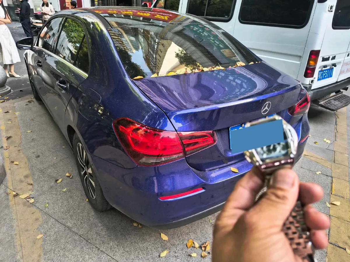 2020 Mercedes-Benz A Class 1.3T 136HP L4 7DCT,autocango,china used car exporter,china ev exporter,chinese used car exporter,chinese used ev exporter