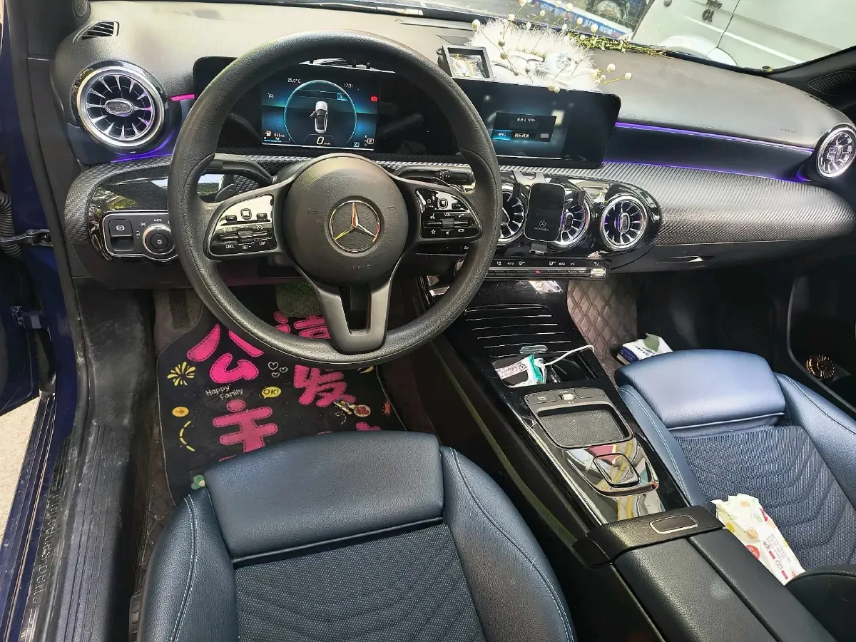 2020 Mercedes-Benz A Class 1.3T 136HP L4 7DCT,autocango,china used car exporter,china ev exporter,chinese used car exporter,chinese used ev exporter