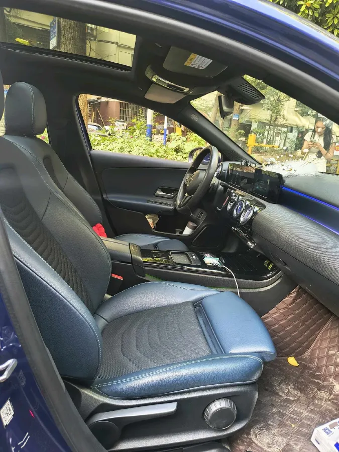 2020 Mercedes-Benz A Class 1.3T 136HP L4 7DCT,autocango,china used car exporter,china ev exporter,chinese used car exporter,chinese used ev exporter