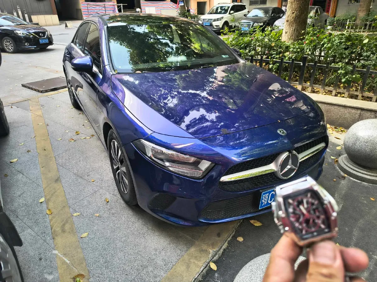 2020 Mercedes-Benz A Class 1.3T 136HP L4 7DCT,autocango,china used car exporter,china ev exporter,chinese used car exporter,chinese used ev exporter