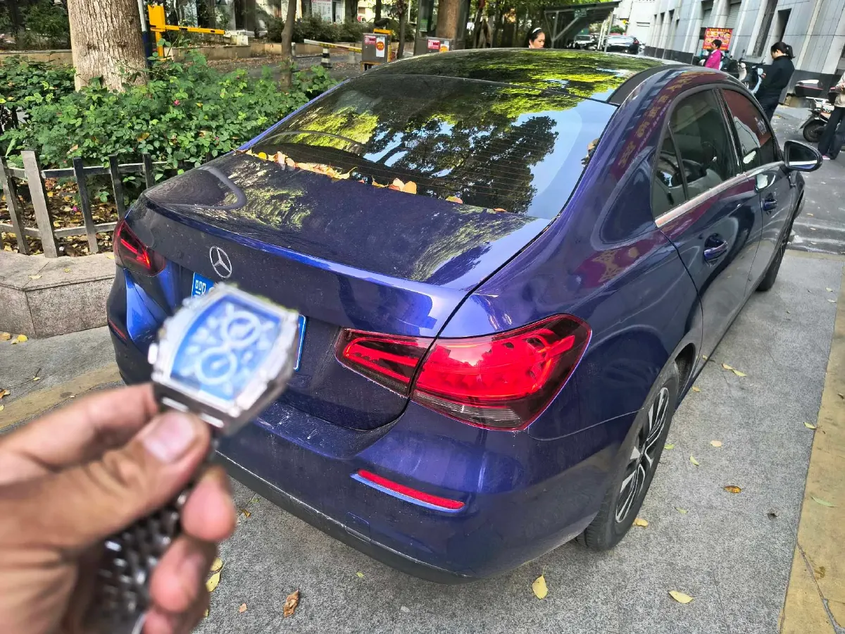 2020 Mercedes-Benz A Class 1.3T 136HP L4 7DCT,autocango,china used car exporter,china ev exporter,chinese used car exporter,chinese used ev exporter