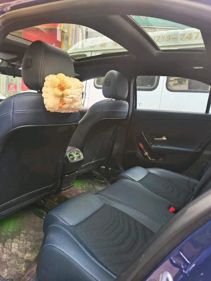 2020 Mercedes-Benz A Class 1.3T 136HP L4 7DCT,autocango,china used car exporter,china ev exporter,chinese used car exporter,chinese used ev exporter