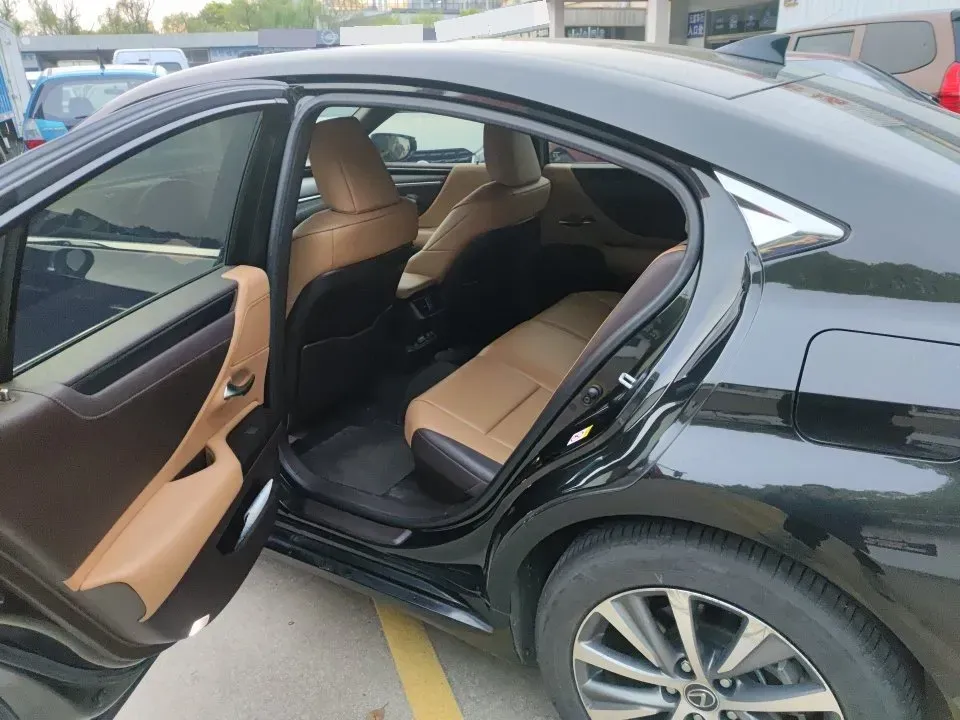 2018 Lexus ES 2.5L 178HP L4 E-CVT Hybrid,autocango,china used car exporter,china ev exporter,chinese used car exporter,chinese used ev exporter