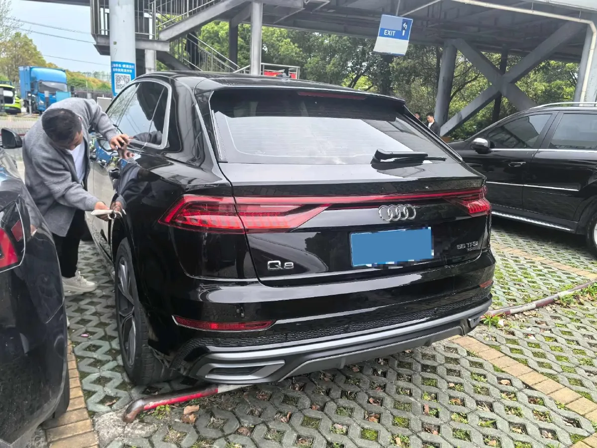 2022 Audi Q8 3.0T 340HP V6 8AT,autocango,china used car exporter,china ev exporter,chinese used car exporter,chinese used ev exporter
