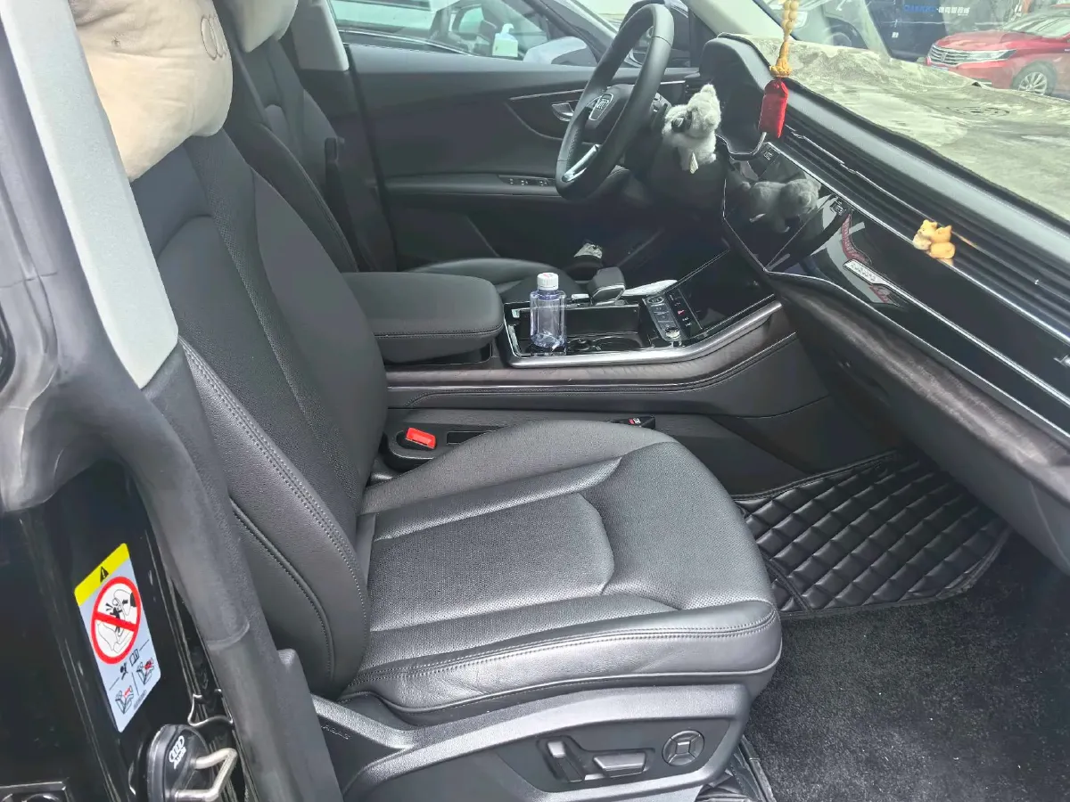 2022 Audi Q8 3.0T 340HP V6 8AT,autocango,china used car exporter,china ev exporter,chinese used car exporter,chinese used ev exporter