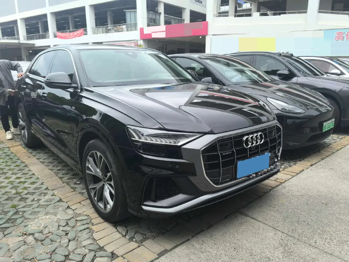 2022 Audi Q8 3.0T 340HP V6 8AT,autocango,china used car exporter,china ev exporter,chinese used car exporter,chinese used ev exporter