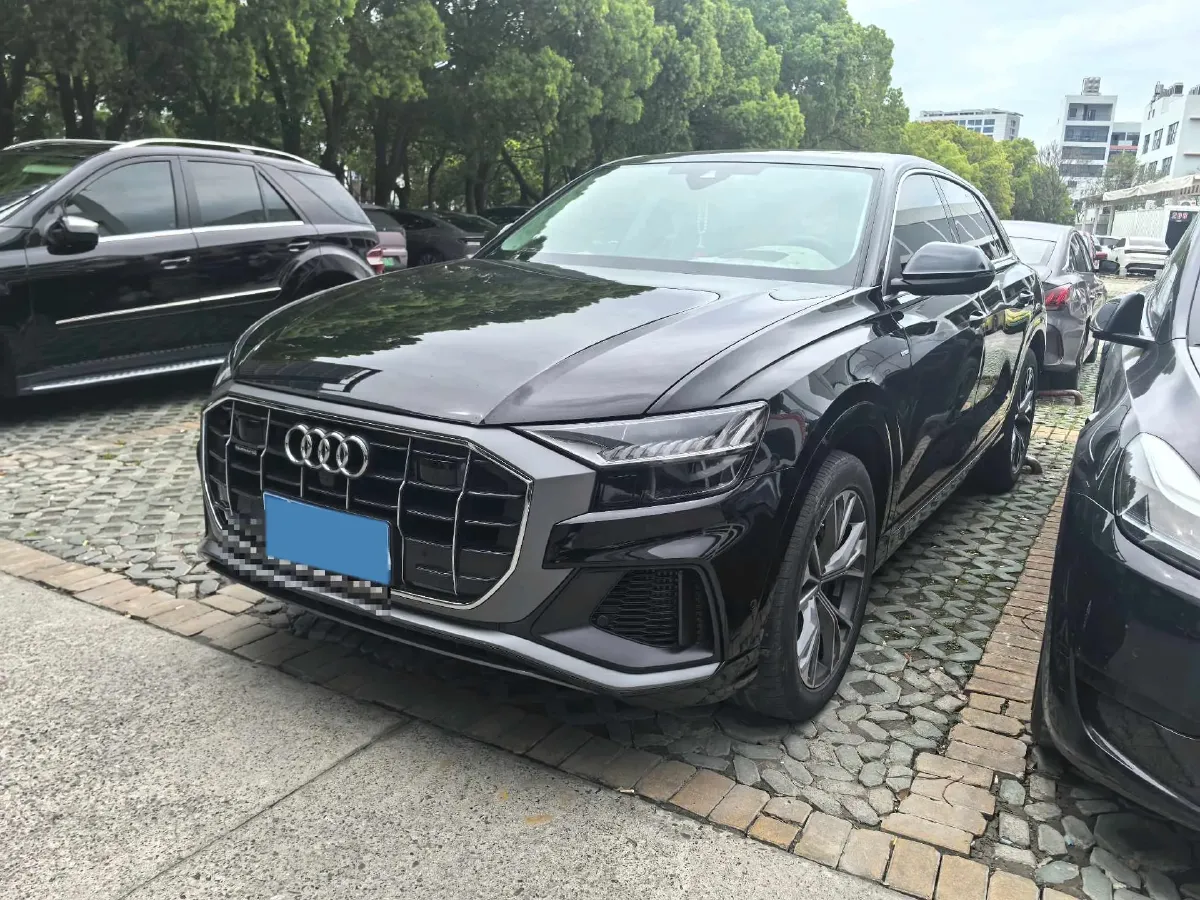 2022 Audi Q8 3.0T 340HP V6 8AT,autocango,china used car exporter,china ev exporter,chinese used car exporter,chinese used ev exporter