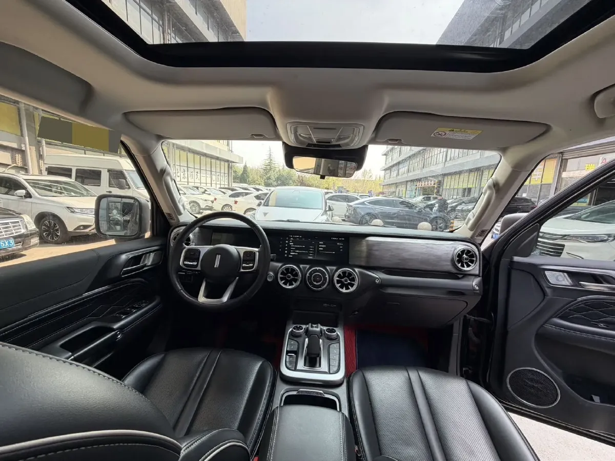 2021 Tank 300 2.0T 227HP L4 8AT,autocango,china used car exporter,china ev exporter,chinese used car exporter,chinese used ev exporter