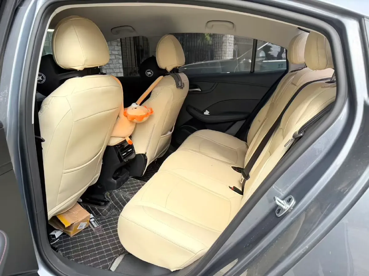 2023 Roewe i5 1.5L 129HP L4 5MT,autocango,china used car exporter,china ev exporter,chinese used car exporter,chinese used ev exporter