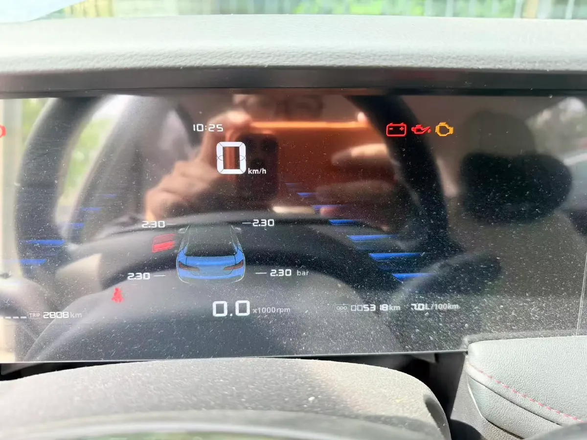 2023 Roewe i5 1.5L 129HP L4 5MT,autocango,china used car exporter,china ev exporter,chinese used car exporter,chinese used ev exporter