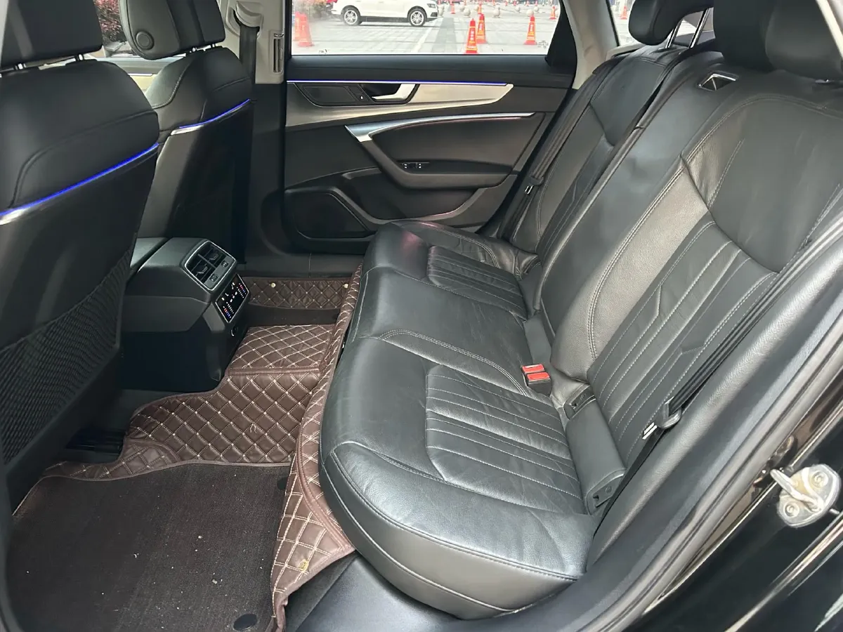 2020 Audi A6L 2.0T 224HP L4 7DCT,autocango,china used car exporter,china ev exporter,chinese used car exporter,chinese used ev exporter