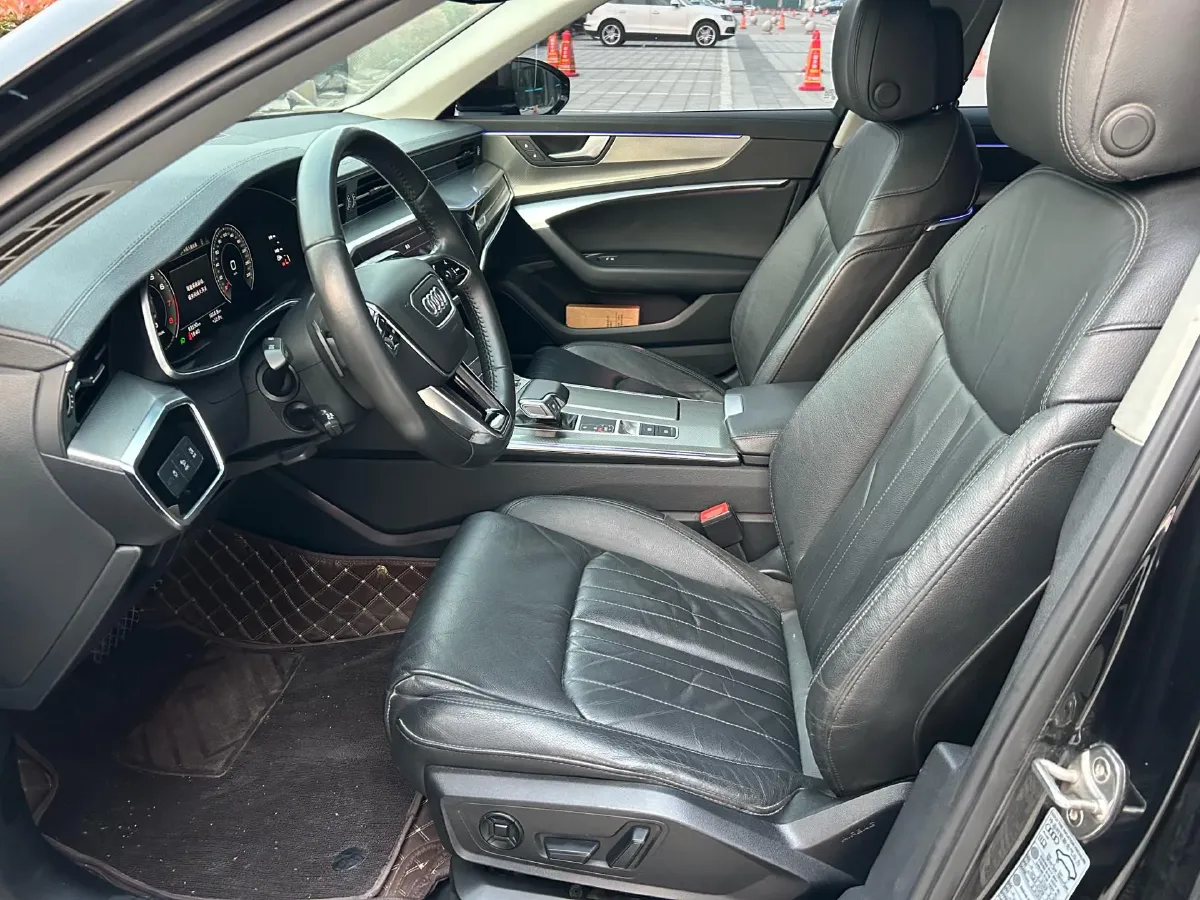 2020 Audi A6L 2.0T 224HP L4 7DCT,autocango,china used car exporter,china ev exporter,chinese used car exporter,chinese used ev exporter