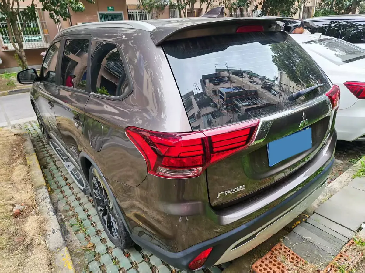 2020 Mitsubishi Outlander 2.0L 166HP L4 CVT,autocango,china used car exporter,china ev exporter,chinese used car exporter,chinese used ev exporter